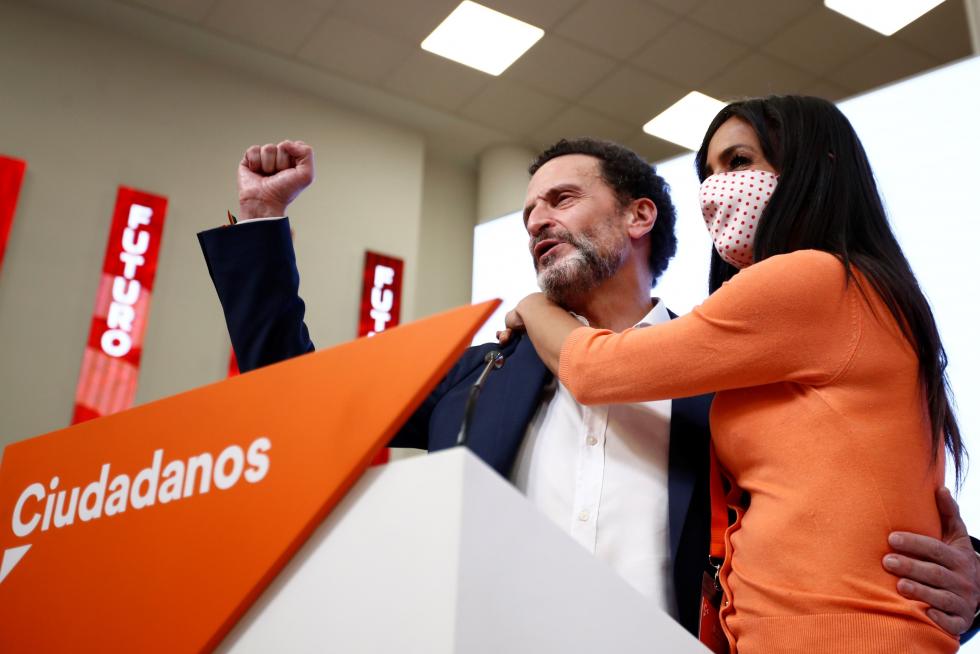 El candidato de Ciudadanos a la presidencia de la Comunidad de Madrid, Edmundo Bal, se dispone a ofrecer una rueda de prensa en la sede de su formación