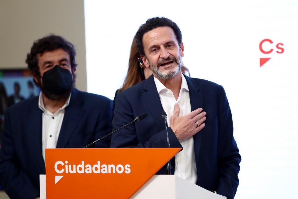 El candidato de Ciudadanos a la presidencia de la Comunidad de Madrid, Edmundo Bal, se dispone a ofrecer una rueda de prensa en la sede de su formación