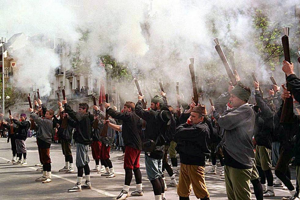 Primer Viernes de Mayo: 20 años de imágenes de la gran fiesta de Jaca