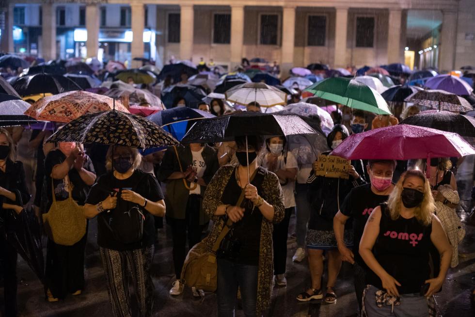 Concentración contra los últimos asesinatos machistas en Zaragoza.