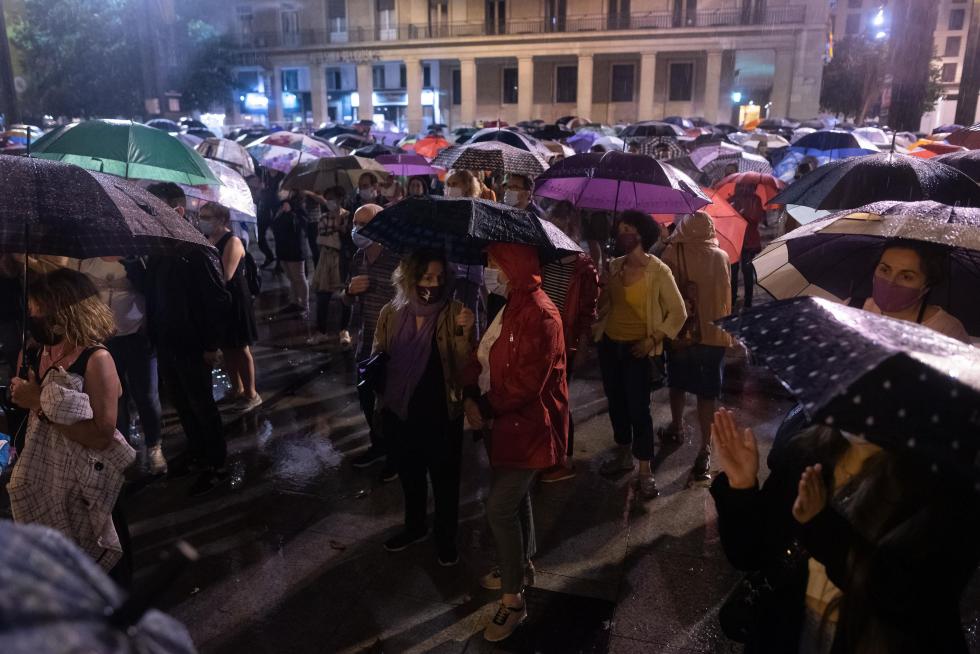 Concentración contra los últimos asesinatos machistas en Zaragoza.