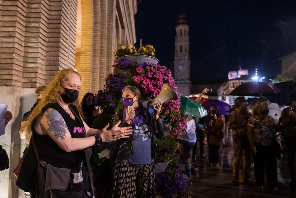 Concentración contra los últimos asesinatos machistas en Zaragoza.