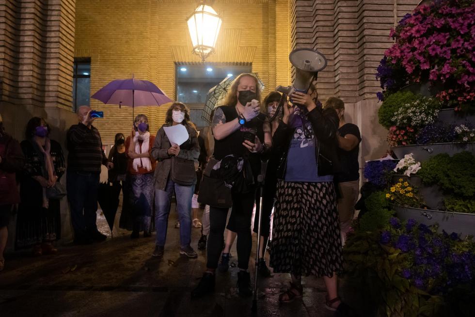 Concentración contra los últimos asesinatos machistas en Zaragoza.