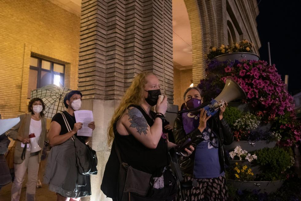 Concentración contra los últimos asesinatos machistas en Zaragoza.