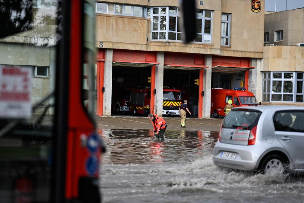 Afecciones de la tormenta en la calle Broto de Zaragoza