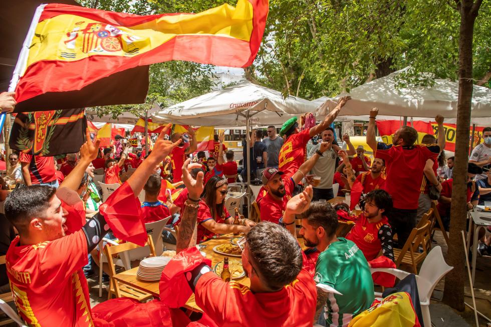 AMBIENTE EN SEVILLA ANTES DEL PARTIDO ESPAÑA-POLONIA