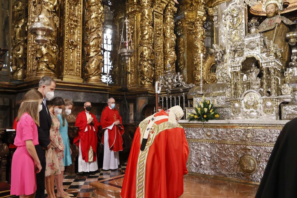 Los reyes de España presiden la ofrenda al Apóstol Santiago