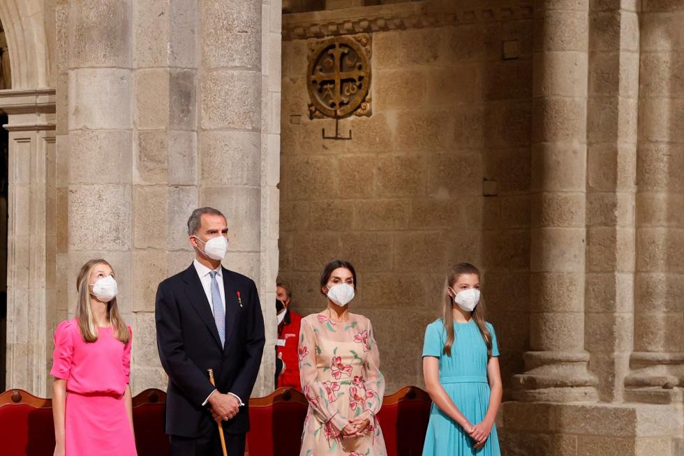 Los reyes de España presiden la ofrenda al Apóstol Santiago