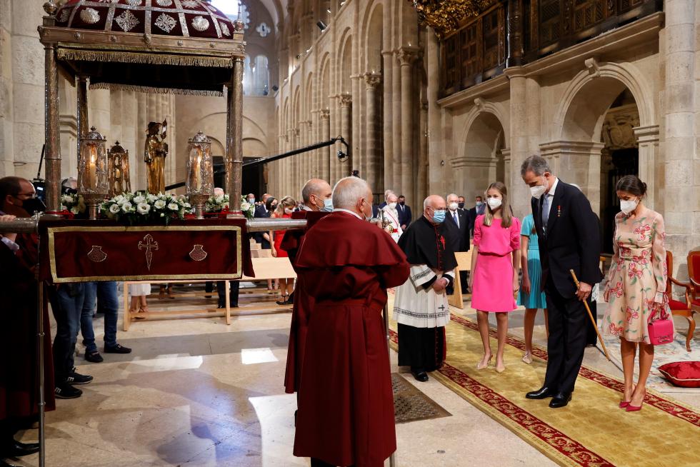 Los reyes de España presiden la ofrenda al Apóstol Santiago