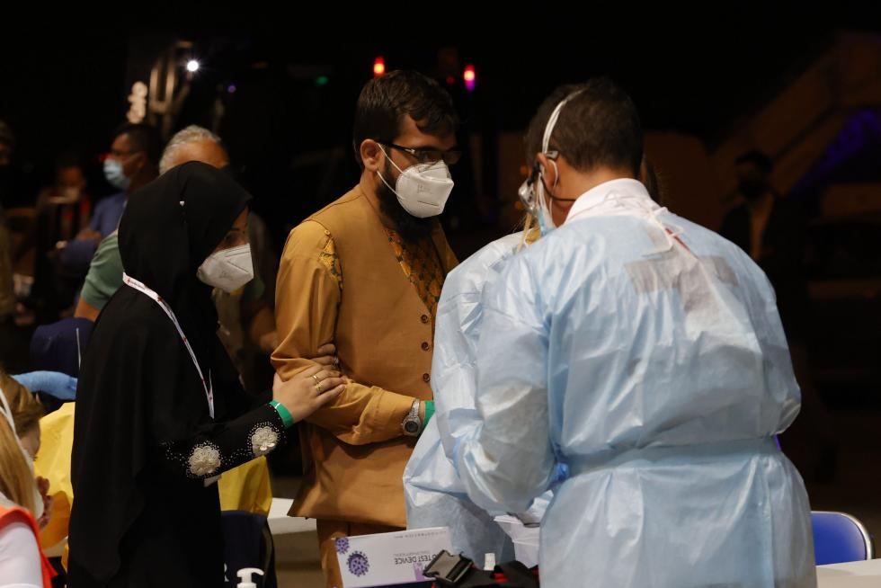 Los primeros repatriados de Afganistan llegan a la base aérea de Torrejón de Ardoz, en Madrid.