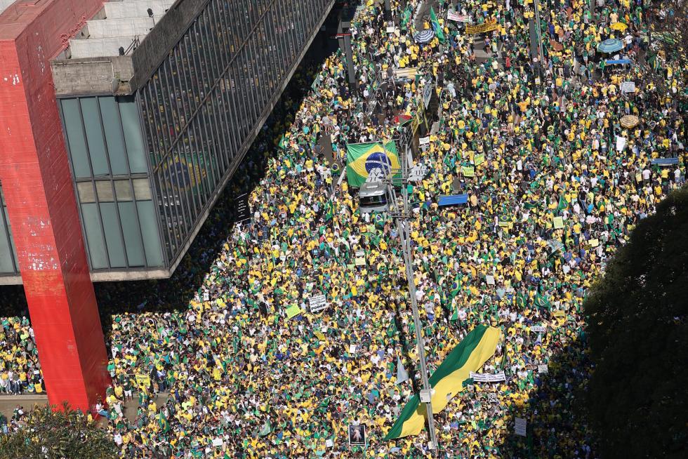 Bolsonaro amenaza al Supremo durante masiva manifestación de la ultraderecha