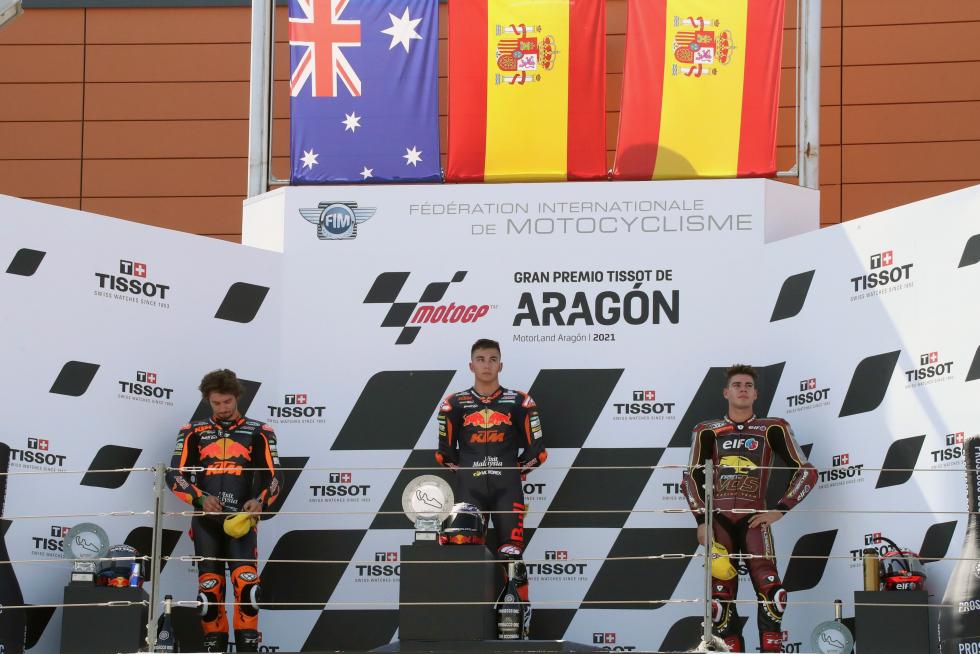 Raúl Fernandez se impone en Moto2