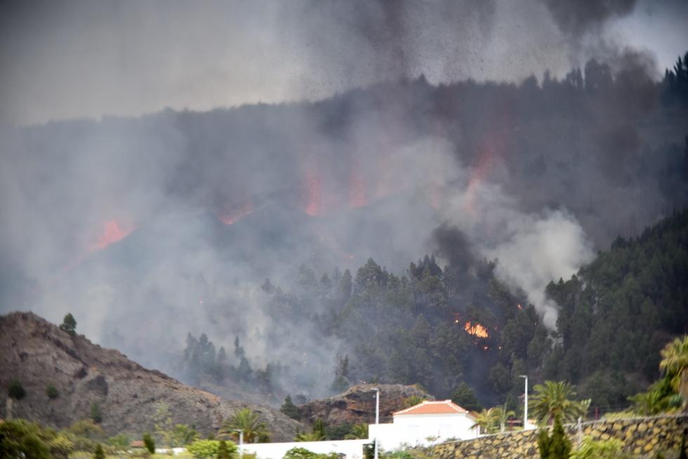 Erupción de un volcán en La Palma.