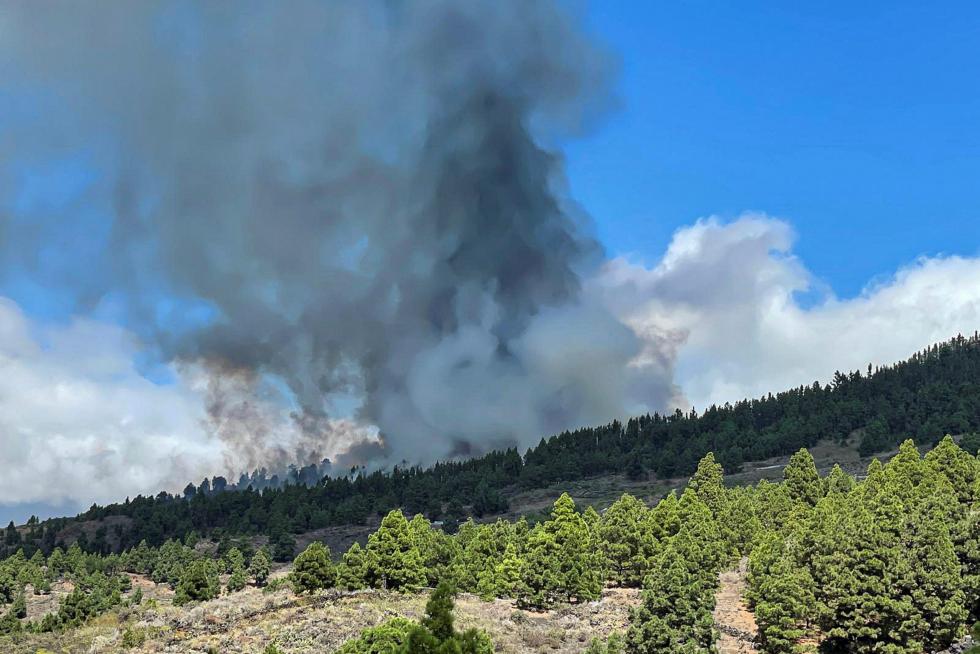 Erupción de un volcán en La Palma.