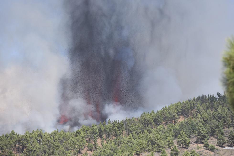 Erupción de un volcán en La Palma.