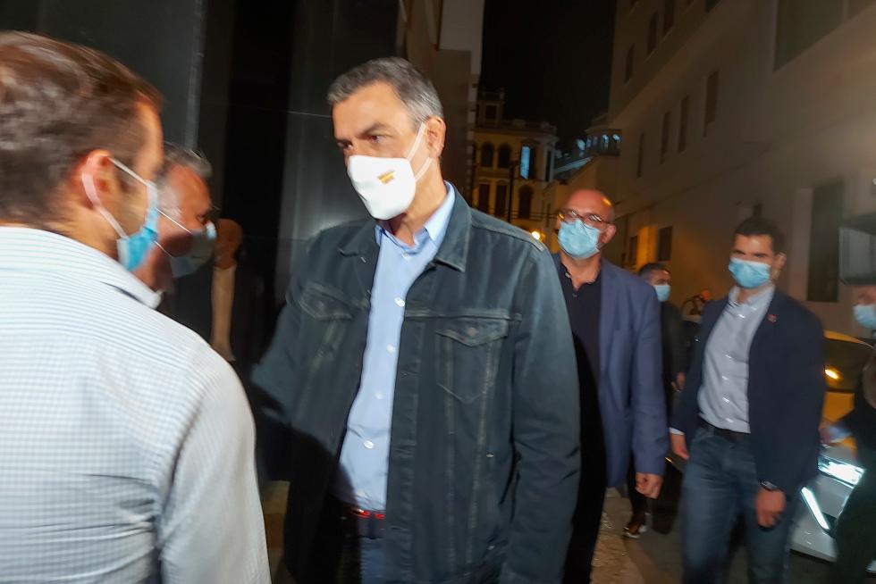 Pedro Sánchez se incorpora en La Palma al seguimiento de la erupción