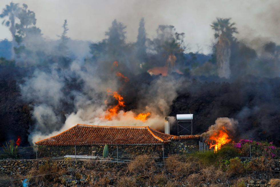 Entra en erupción un volcán en La Palma
