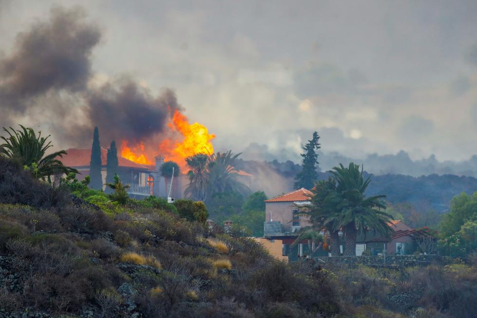 Entra en erupción un volcán en La Palma