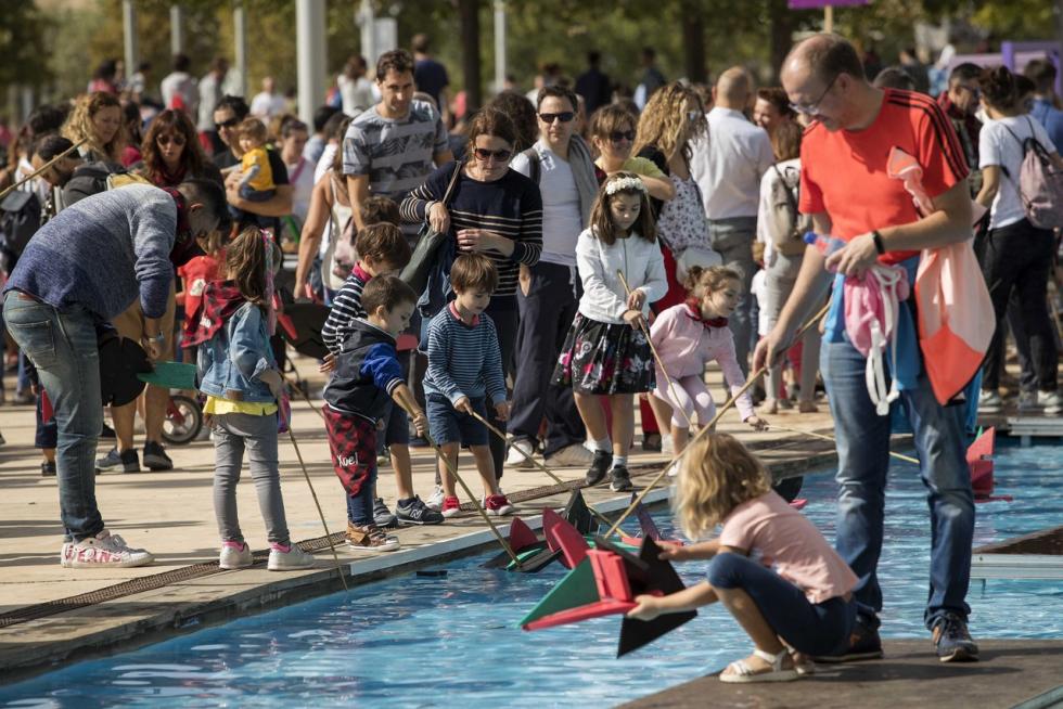 A pocos días de que comiencen las ‘no fiestas’ del Pilar 2021, nos ponemos nostálgicos y tiramos de archivo para recordar algunos de los mejores momentos que nos dejaron los Pilares del 2019, los últimos que vivimos antes de que el covid irrumpiera en nuestras vidas, llenos de conciertos, ferias, música... y mucha gente y alegría en las calles.