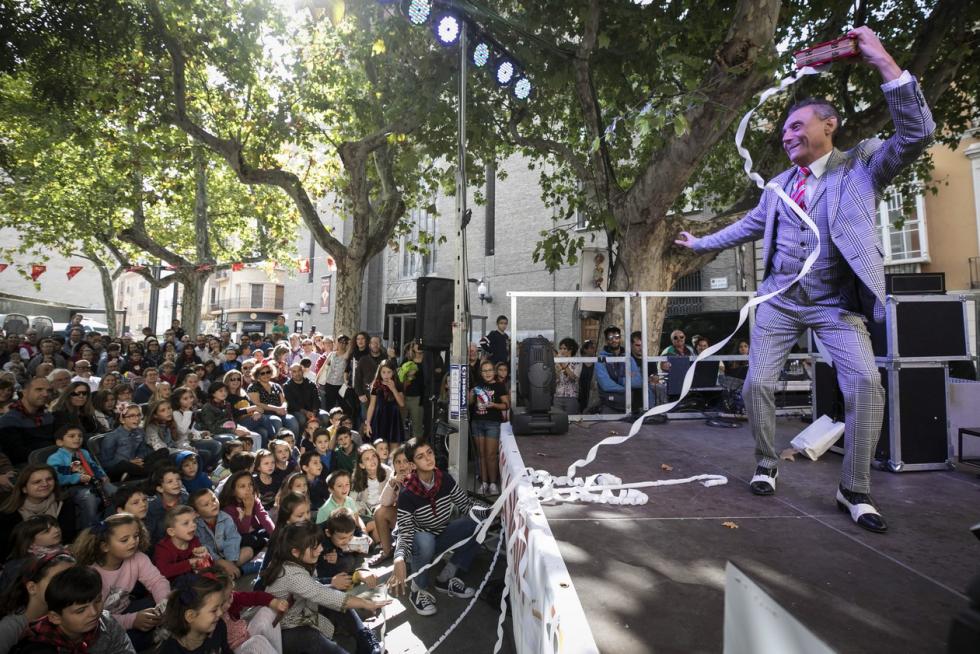 A pocos días de que comiencen las ‘no fiestas’ del Pilar 2021, nos ponemos nostálgicos y tiramos de archivo para recordar algunos de los mejores momentos que nos dejaron los Pilares del 2019, los últimos que vivimos antes de que el covid irrumpiera en nuestras vidas, llenos de conciertos, ferias, música... y mucha gente y alegría en las calles.