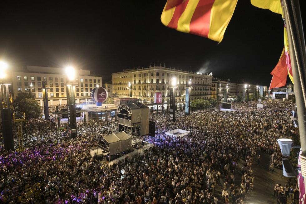 A pocos días de que comiencen las ‘no fiestas’ del Pilar 2021, nos ponemos nostálgicos y tiramos de archivo para recordar algunos de los mejores momentos que nos dejaron los Pilares del 2019, los últimos que vivimos antes de que el covid irrumpiera en nuestras vidas, llenos de conciertos, ferias, música... y mucha gente y alegría en las calles.