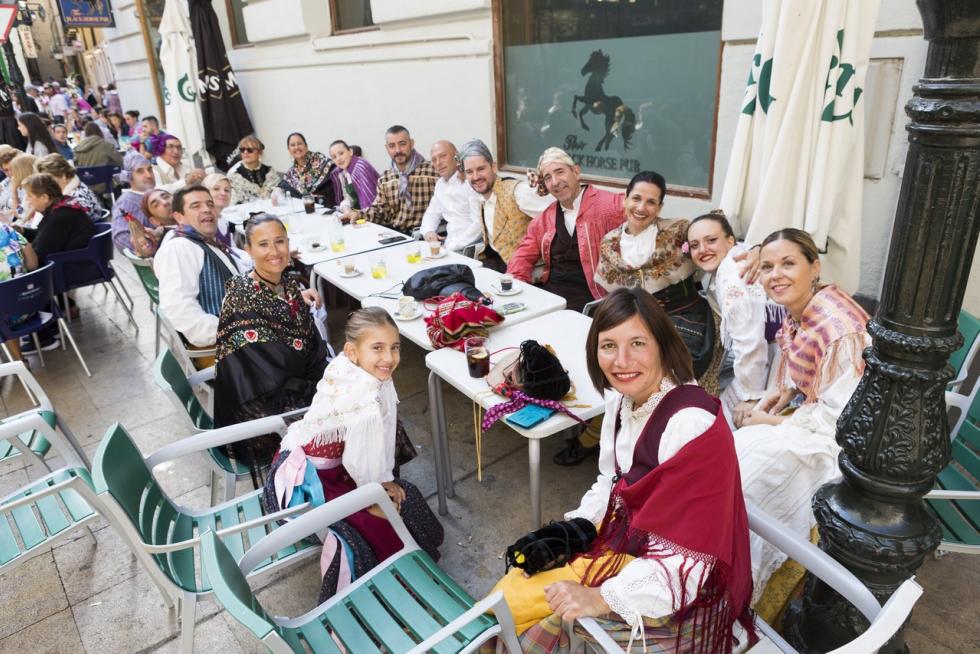A pocos días de que comiencen las ‘no fiestas’ del Pilar 2021, nos ponemos nostálgicos y tiramos de archivo para recordar algunos de los mejores momentos que nos dejaron los Pilares del 2019, los últimos que vivimos antes de que el covid irrumpiera en nuestras vidas, llenos de conciertos, ferias, música... y mucha gente y alegría en las calles.