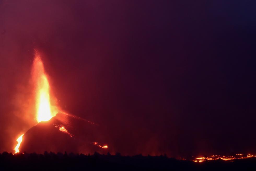 The Cumbre Vieja volcano continues to erupt on the Canary Island of La Palma
