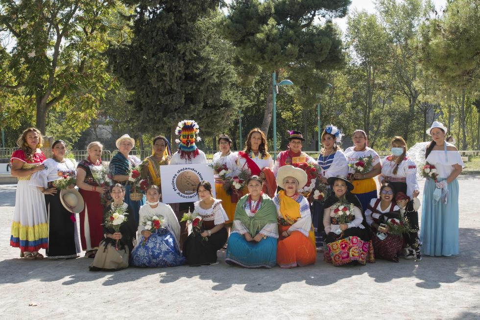 Grupos de la Ofrenda del Pilar 2021. Grupo Asoc de Mujeres Dejando Huella de Ecuador