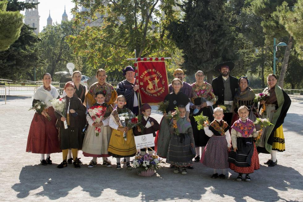 Grupos de la Ofrenda del Pilar 2021. Grupo Escuela de Jota Vientos de Aragón
