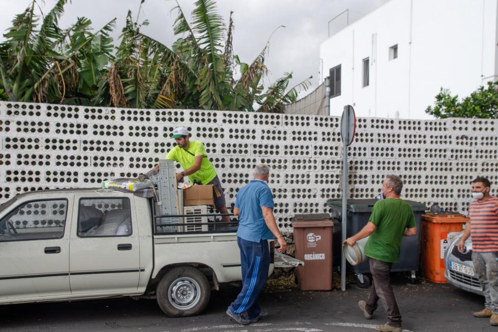 Ordenan evacuación ante el avance de la colada de lava que fluye al noroeste