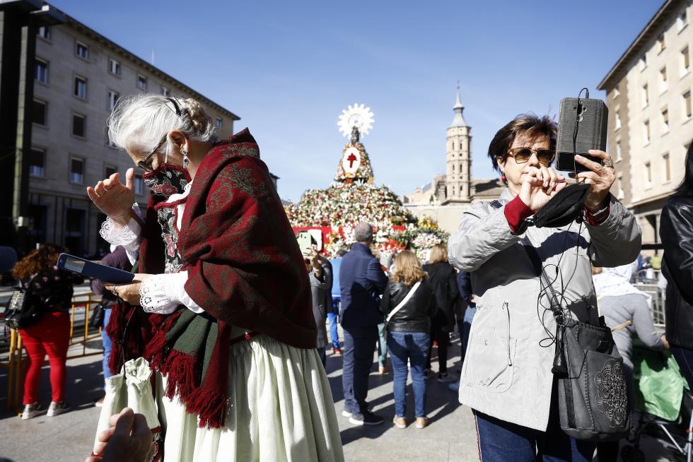 Ambiente en la plaza del Pilar al día siguiente de la Ofrenda de Flores.