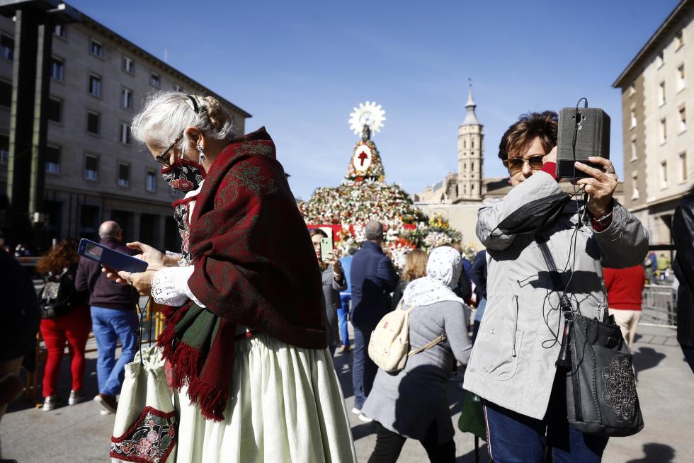 Ambiente en la plaza del Pilar al día siguiente de la Ofrenda de Flores.