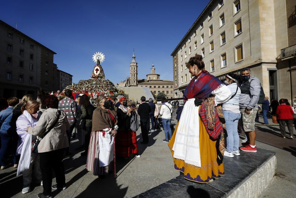 Ambiente en la plaza del Pilar al día siguiente de la Ofrenda de Flores.