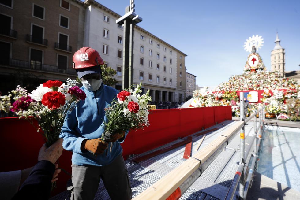 Ambiente en la plaza del Pilar al día siguiente de la Ofrenda de Flores.