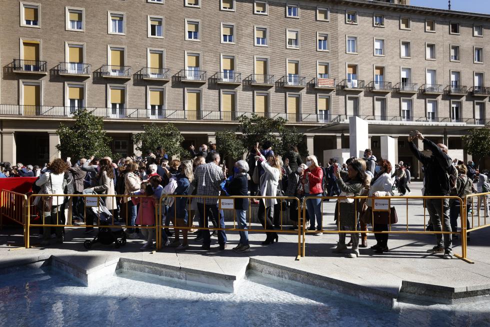 Ambiente en la plaza del Pilar al día siguiente de la Ofrenda de Flores.