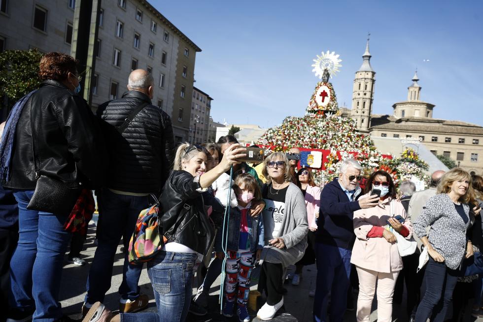 Ambiente en la plaza del Pilar al día siguiente de la Ofrenda de Flores.