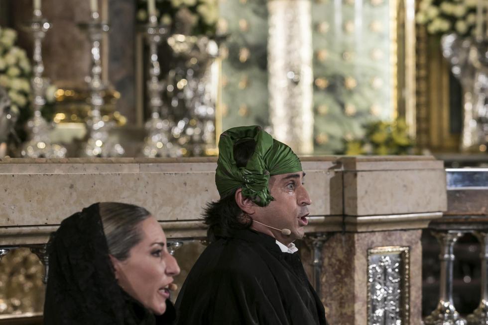 Abrazo jotero a la Virgen del Pilar