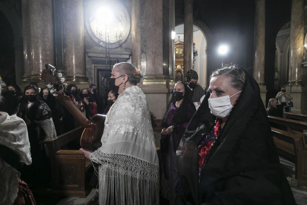 Abrazo jotero a la Virgen del Pilar