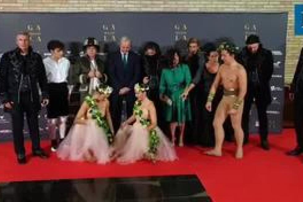 Diversas personalidades y famosos han pasado por el 'photocall' en el exterior del Auditorio de Zaragoza en la Gala de HERALDO 'Aragón, mucho que decir'.