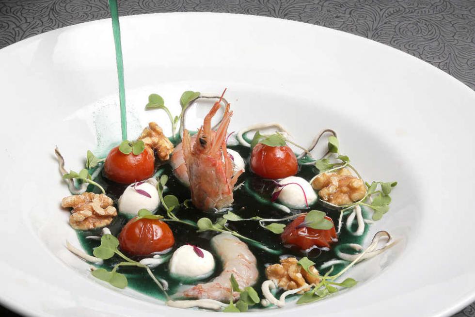Ensalada líquida con gulas de Albergue de Morata.