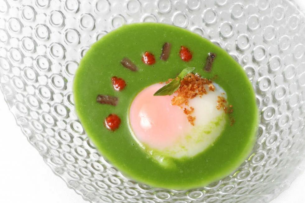 Huevo a baja temperatura con salsa verde de anchoas de Goralai.