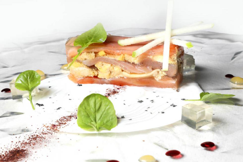 Mil hojas de salmón y foie de Absimtiun.