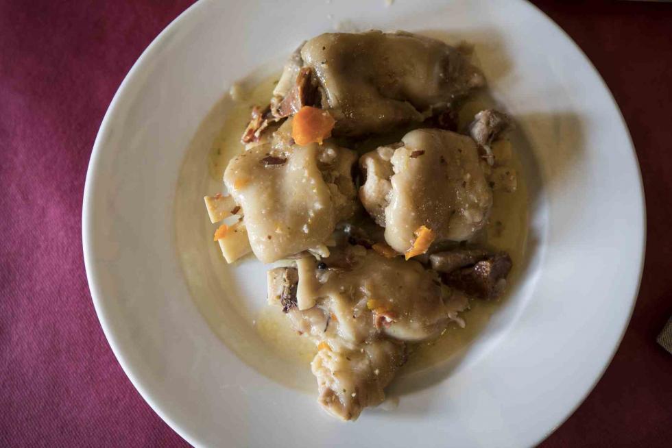 Fonda Carrera en Labuerda. Plato de manitas de cerdo