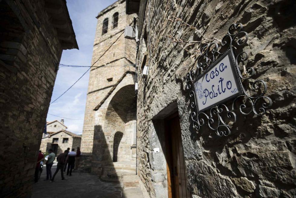 Una calle de El Pueyo de Aragüás