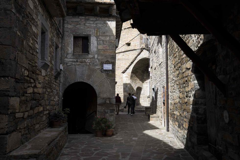 Una calle de El Pueyo de Aragüás