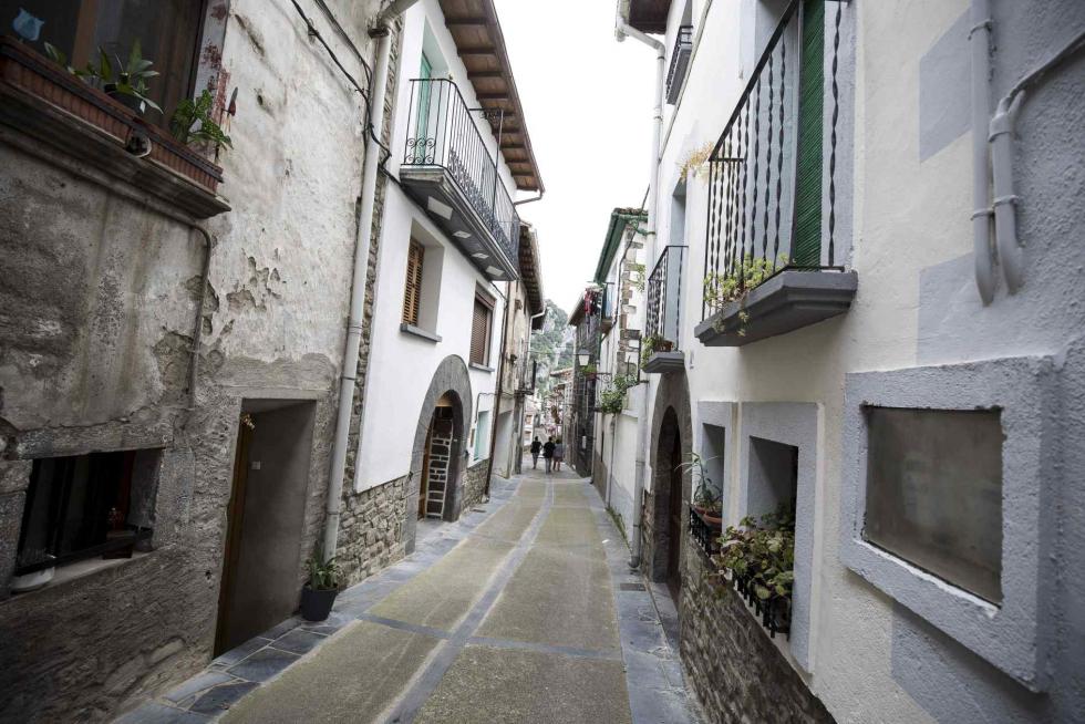 Una calle de Salvatierra de Esca (Zaragoza)