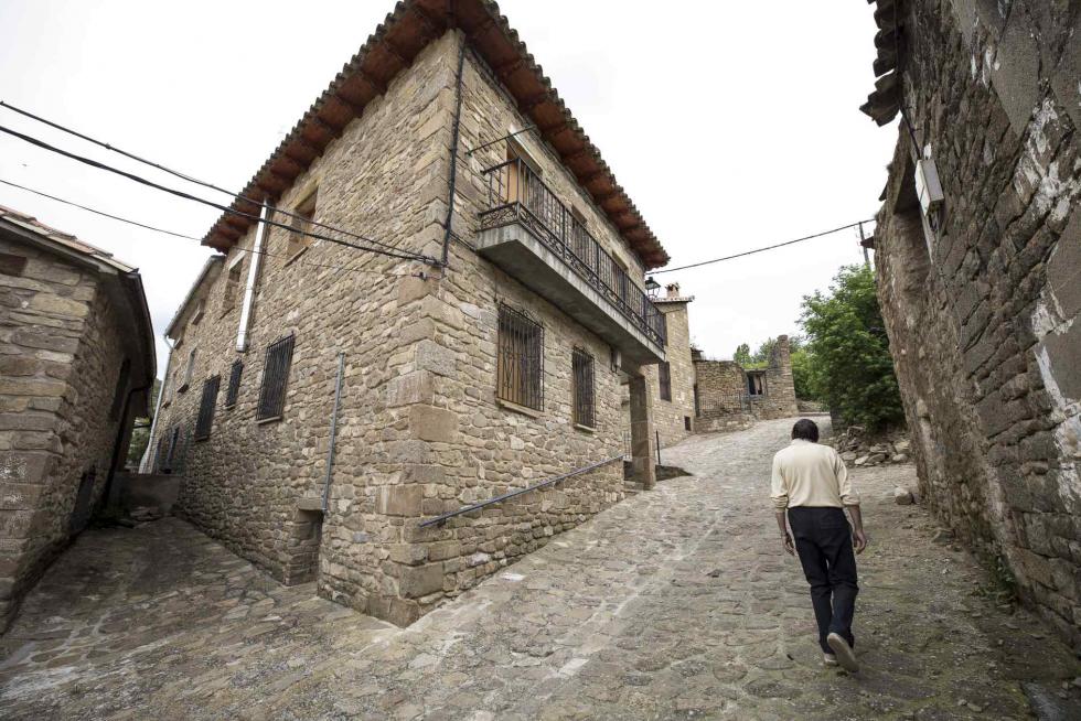 Una calle de Longás (Zaragoza)
