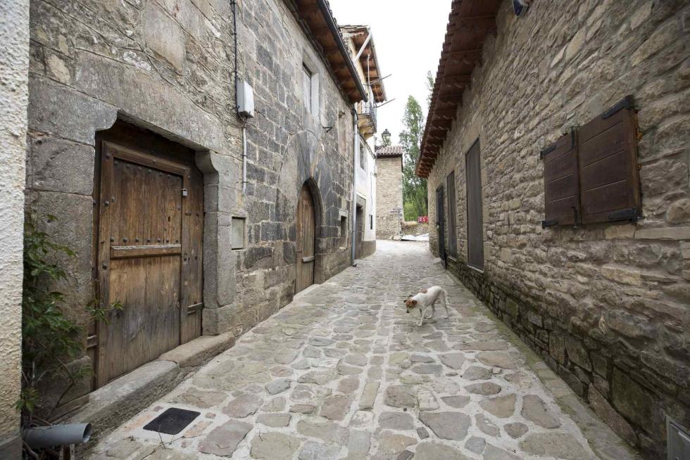 Una calle de Longás (Zaragoza)