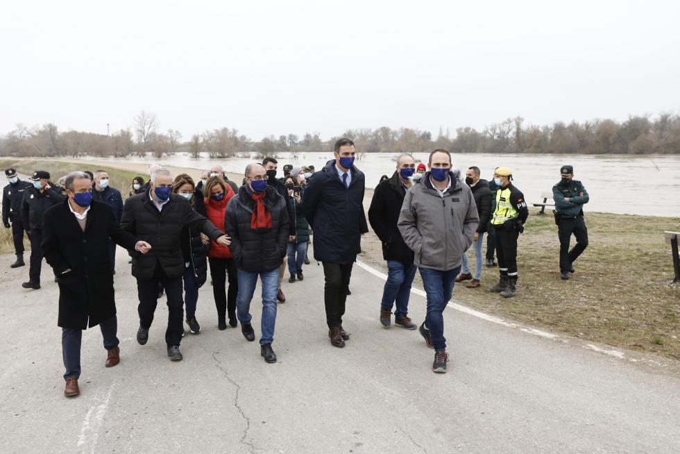 Pedro Sánchez visita Pradilla por la crecida del Ebro en Aragón.