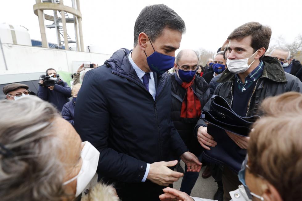 Pedro Sánchez visita Pradilla por la crecida del Ebro en Aragón.